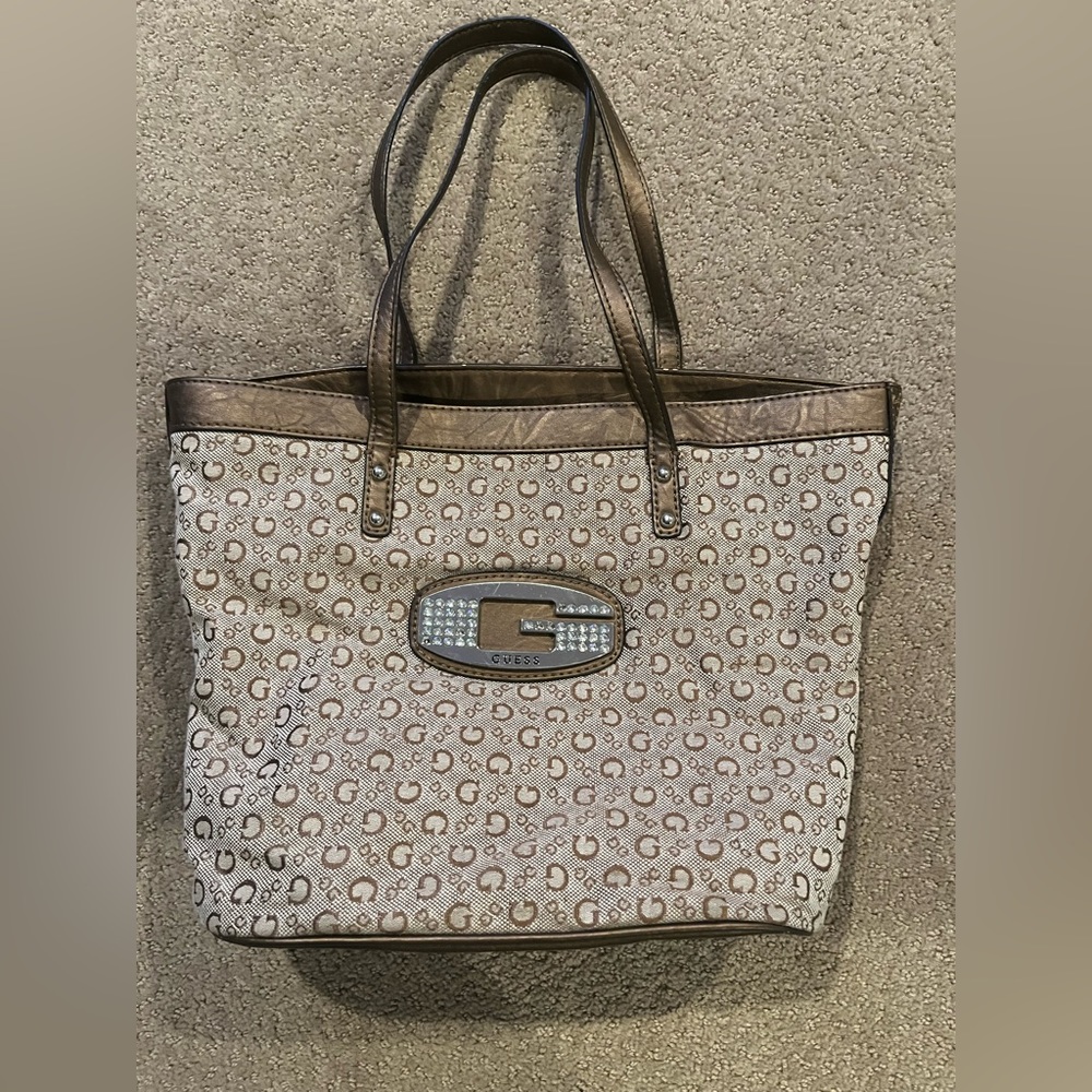 Women’s Guess Purse Handbag.
